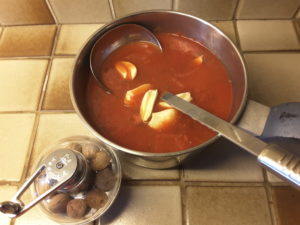 soupe à la tomate minute à partir de boite de conserves, ail frais muscade